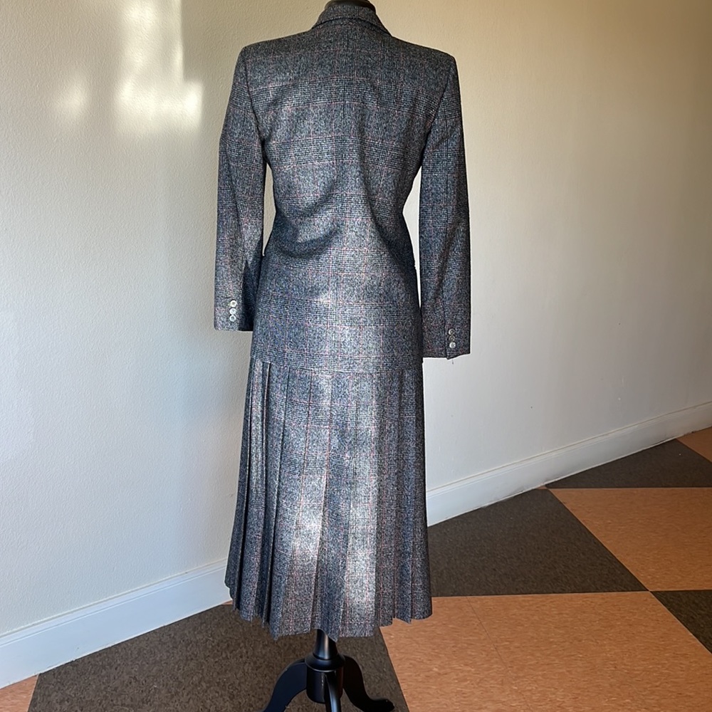 Freedberg of Boston Vintage Wool Tweed Suite. Preloved - Picture 4 of 10